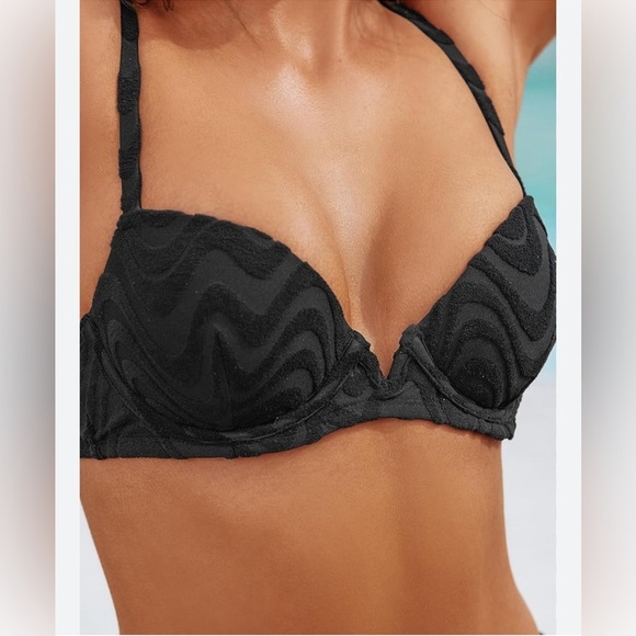 CUPSHE X STASSIE Women Bikini TopRipple Print, Black, M. Sexy! Cute!!! NWT - Picture 1 of 5